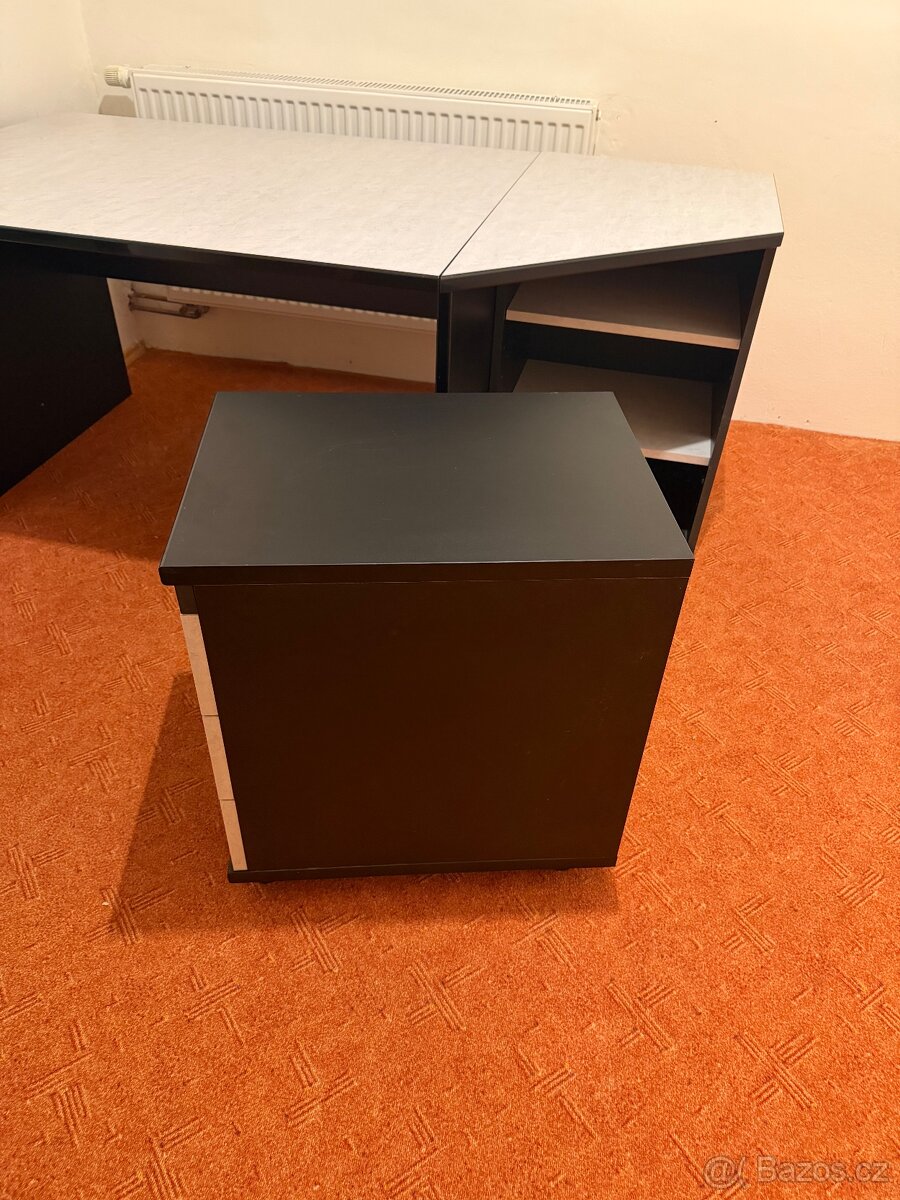Kancelářský stůl - 7