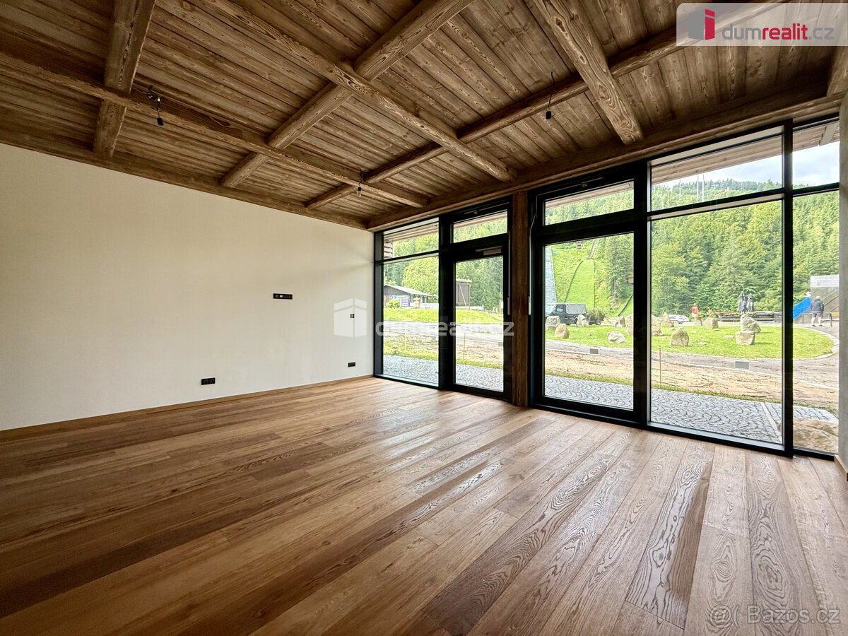 pronájem komerčního prostoru, 45m2 + terasa, Harrachov - 7