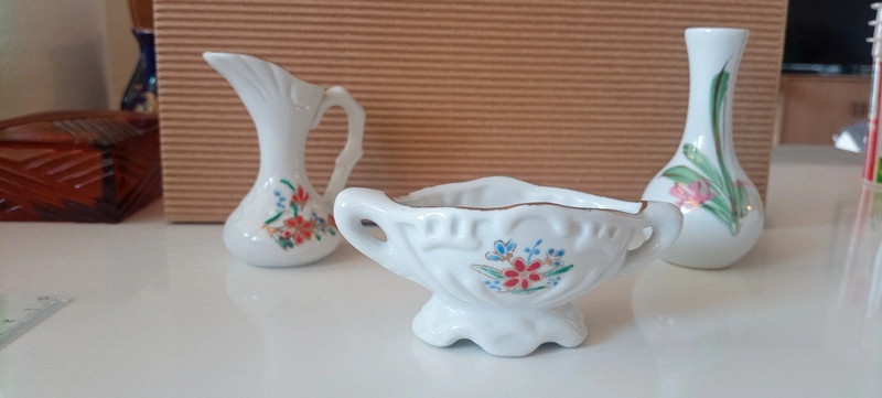 RŮZNÉ vázy, vázičky a sošky - 7