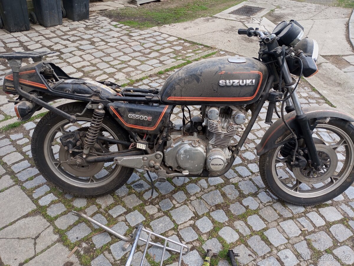 Suzuki GS 500E - 7