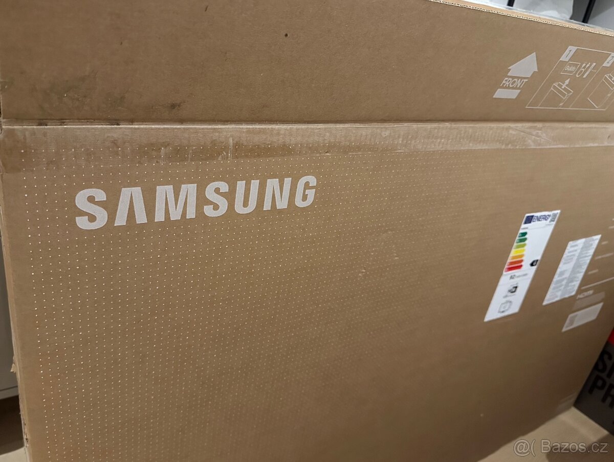 50" Samsung UE50AU8072 - 7