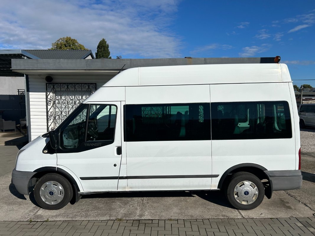 Ford Transit 2.2 TDCI L2H2 9 míst - 7