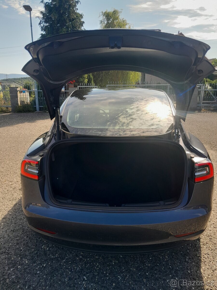 Tesla model 3 Refresh rok 2021 SOH 89% - 7
