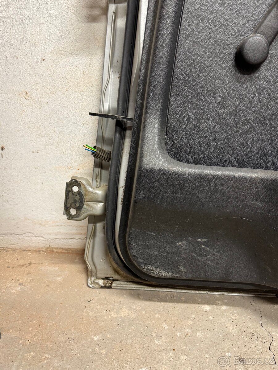 Suzuki Ignis 03-08, zadní dveře - 7