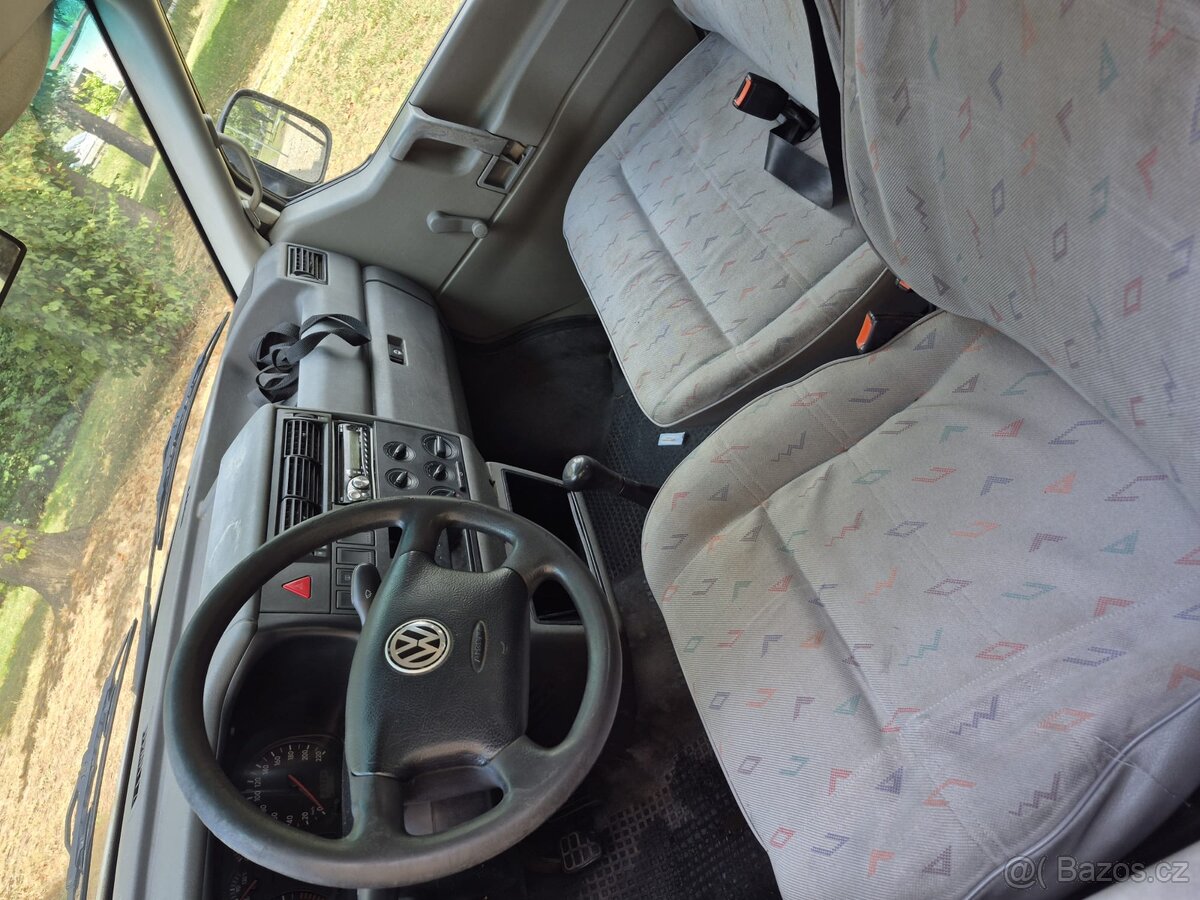 VW Transporter 2.5 TDI, 9 míst, nová STK - 7