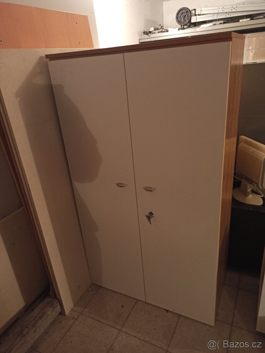 Vybavení do kanceláře - židle, stoly, skříně Techo - 7