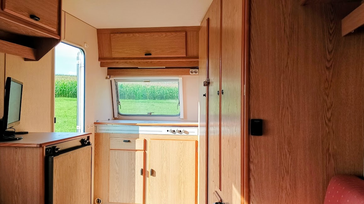 Avento 420 TL Premier, koupelna, WC, TV - 7