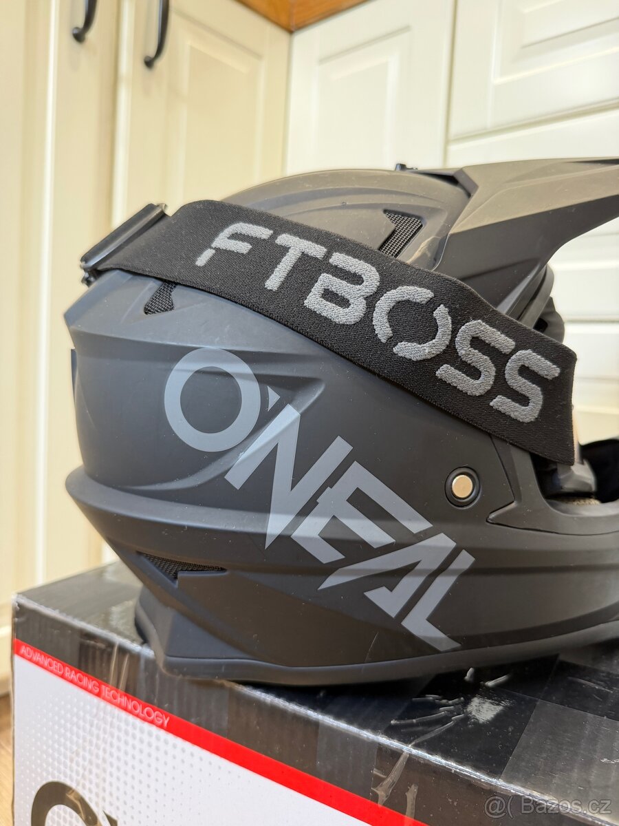 Motokrosová helma O’Neal + brýle + příslušenství - 7