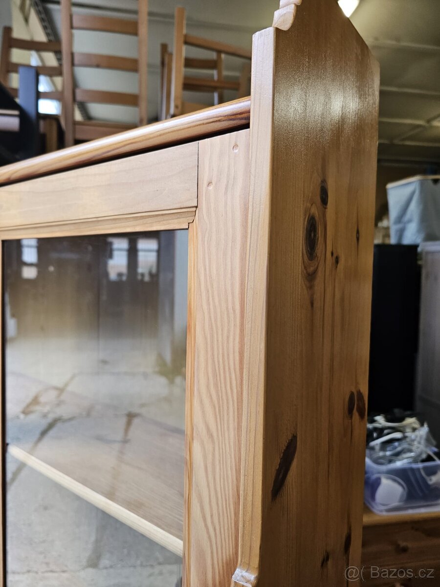 VITRÍNA IKEA LEKSVIK - 7