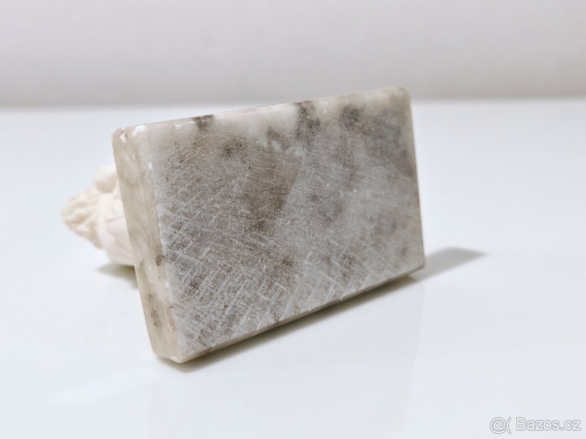 Soška alabastr Madona pieta - 7