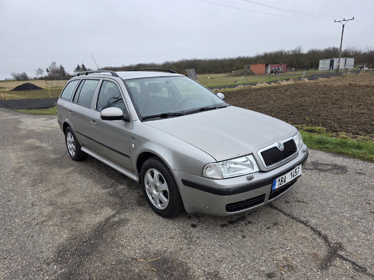 Škoda Octavia TOUR 12/2010 ČR TOP - 7