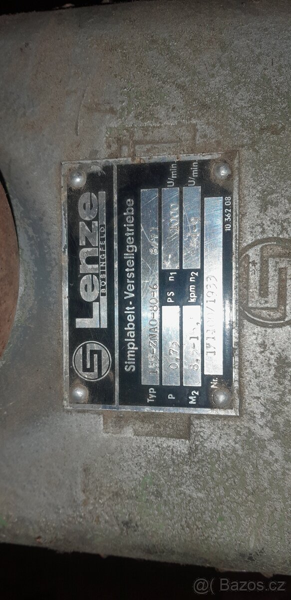 Elektromotor s převodovkou ,variátor - 7