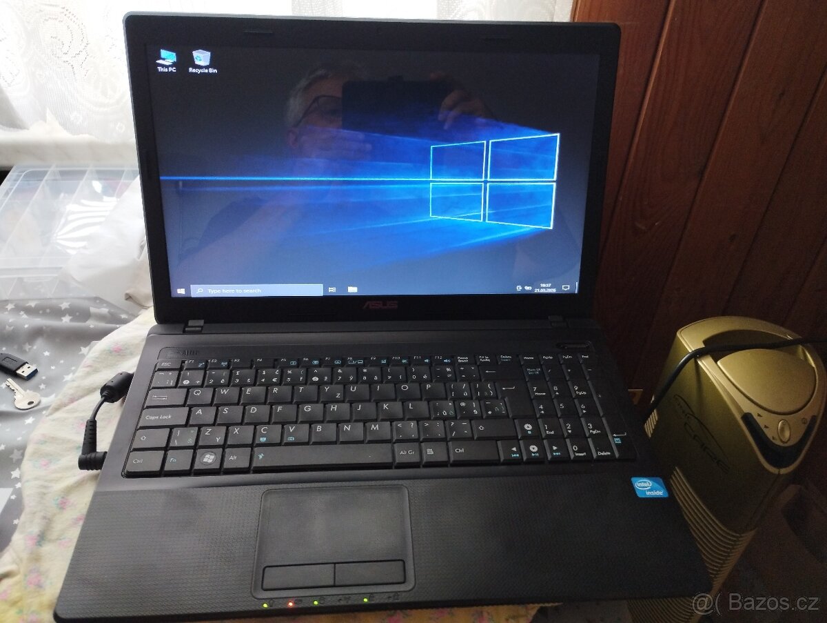 ASUS Notebook - 7