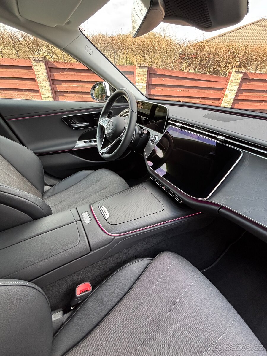 Mercedes E 300e - 7
