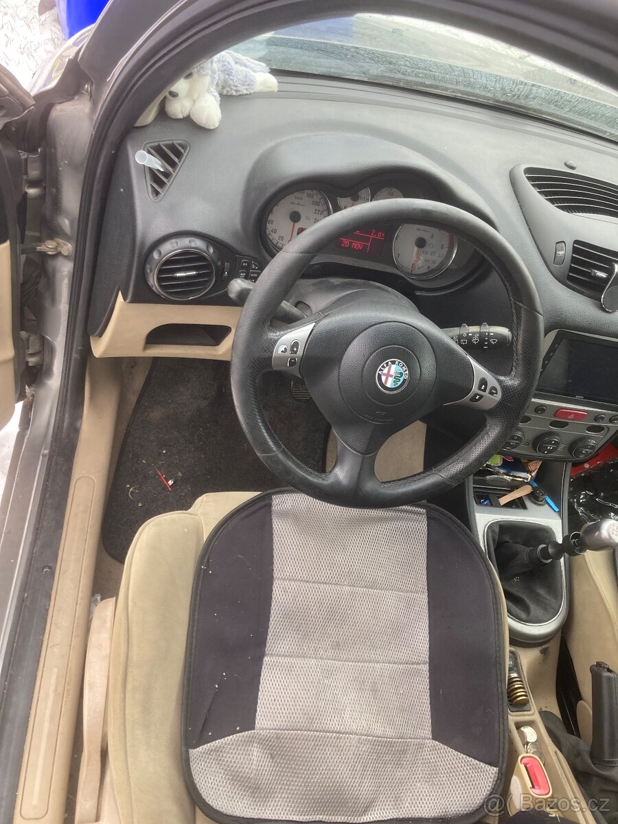 Alfa Romeo 147 1.9 JTDM ND - 7