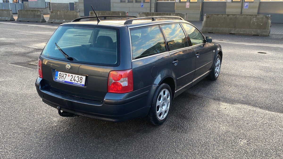 VW Passat Variant 1.9tdi manuál - 7