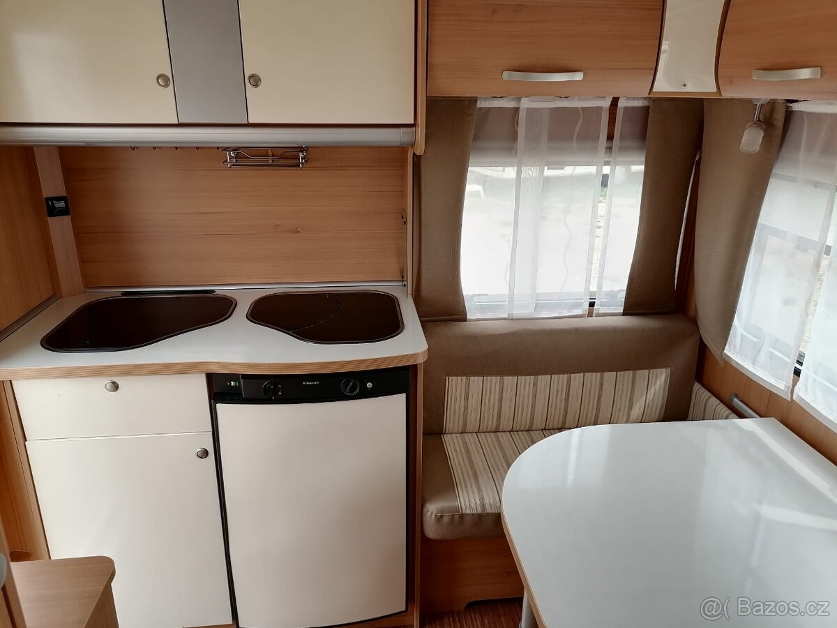 Karavan Weltbummler T.E.C, Kuchyňka, Koupelna,Topeni - 7