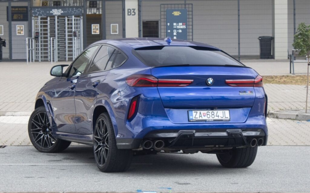 BMW X6 M Competition z roku 2021 - 7