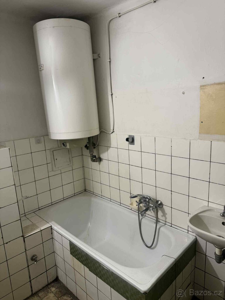 byt 2+ 1 se zahradkou , pro pracujici i Cizince - 7