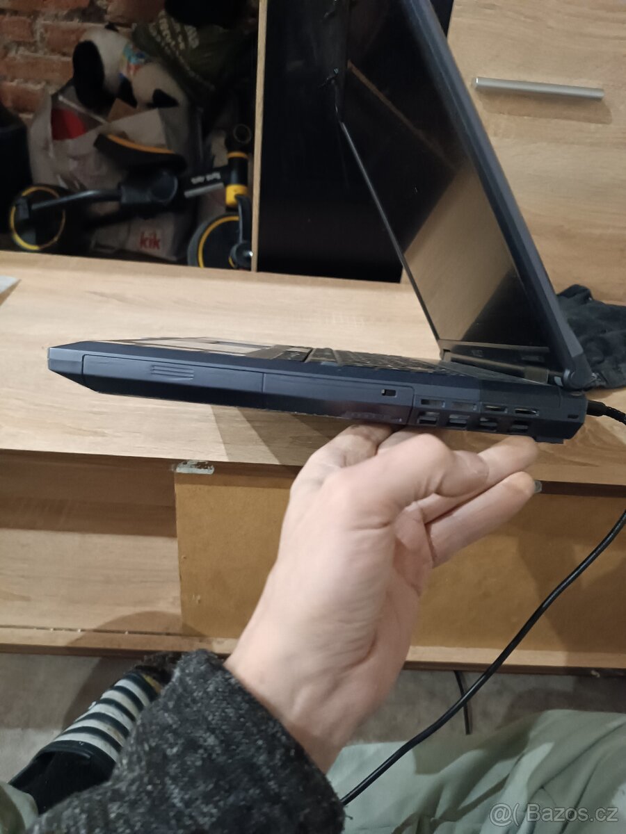 Prodám notebook retro plně funkční z roku 2002 - 7