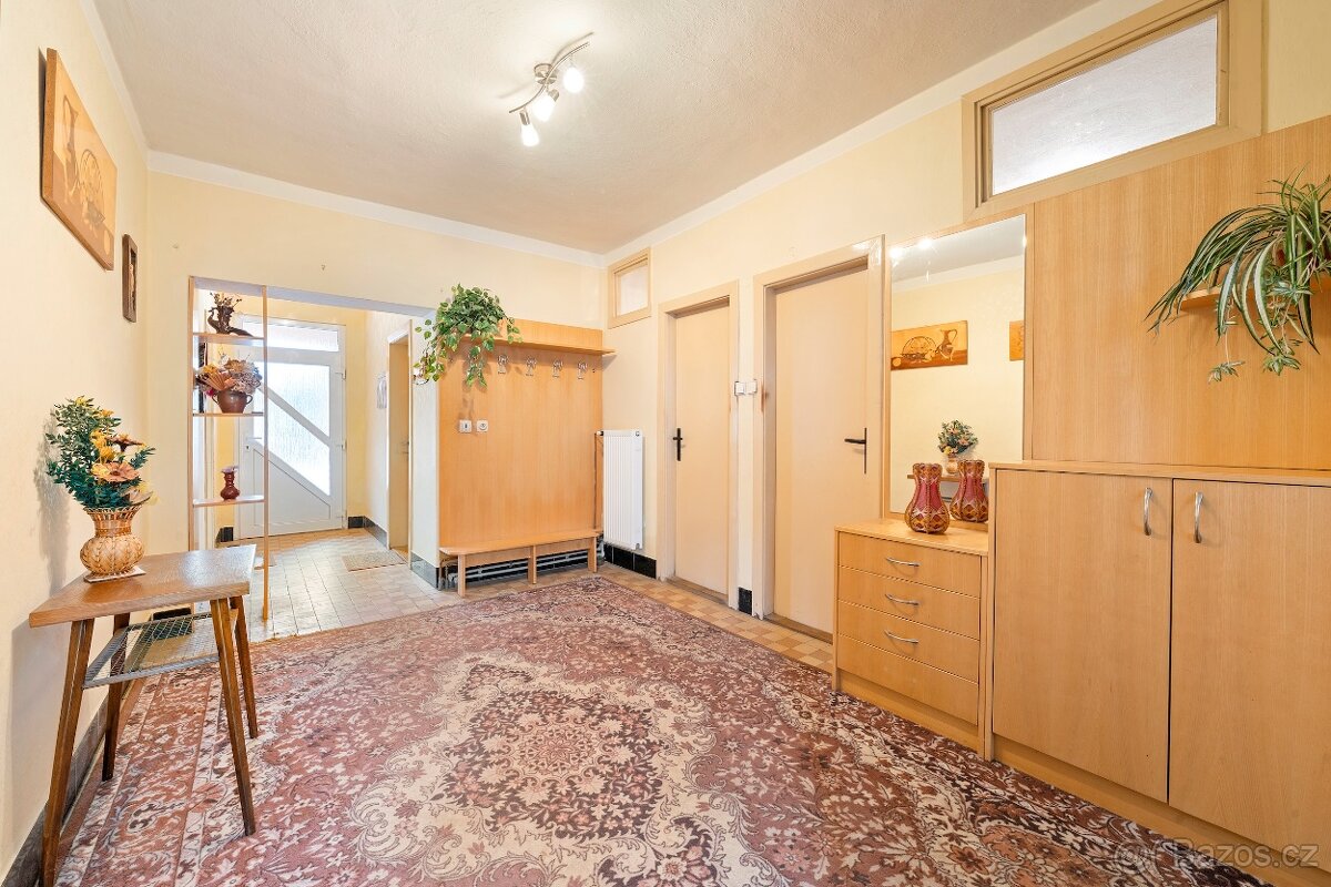 Prodej podsklepeného RD 4+1 (120m2) s uzavřeným dvorem, zahr - 7