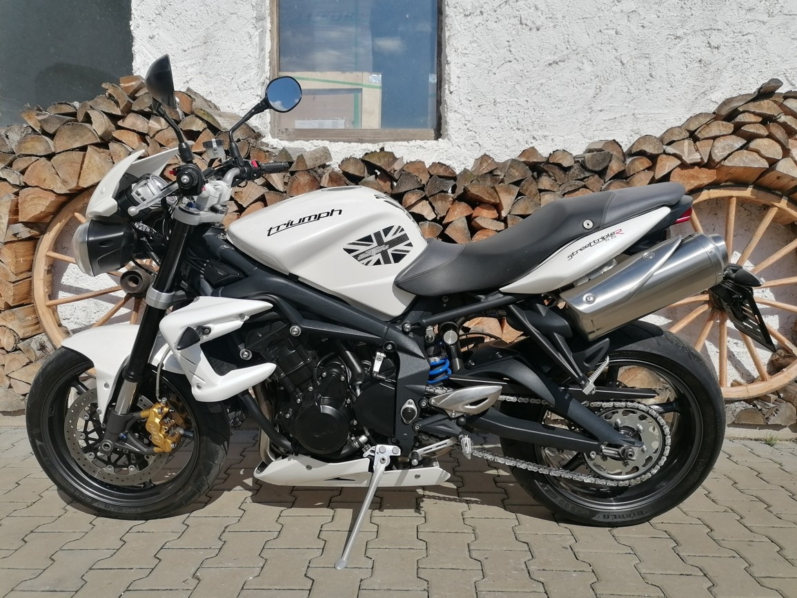 TRIUMPH STREET TRIPLE 675 R - 7