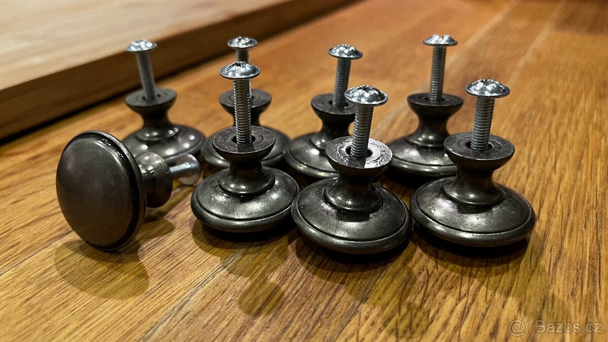 Madla a úchytky IKEA - keramika a kov - 7