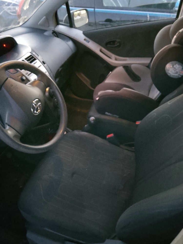 Toyota Yaris - 7