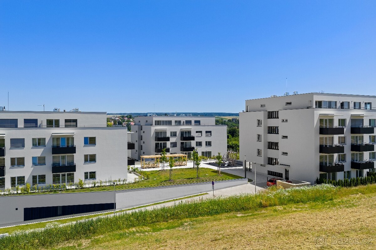 Litomyšl , 2kk, balkon, sklep, komora, garážové stání v domě - 7