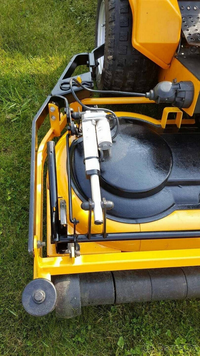 Stiga Park Pro, hydrostatický, 18 koní, 2válcový, 4taktní, p - 7