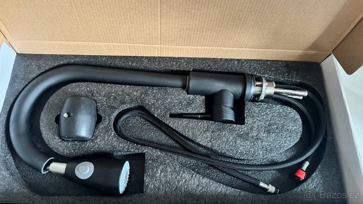 Kuchyňská baterie s výsuvnou sprchou - černá - 7