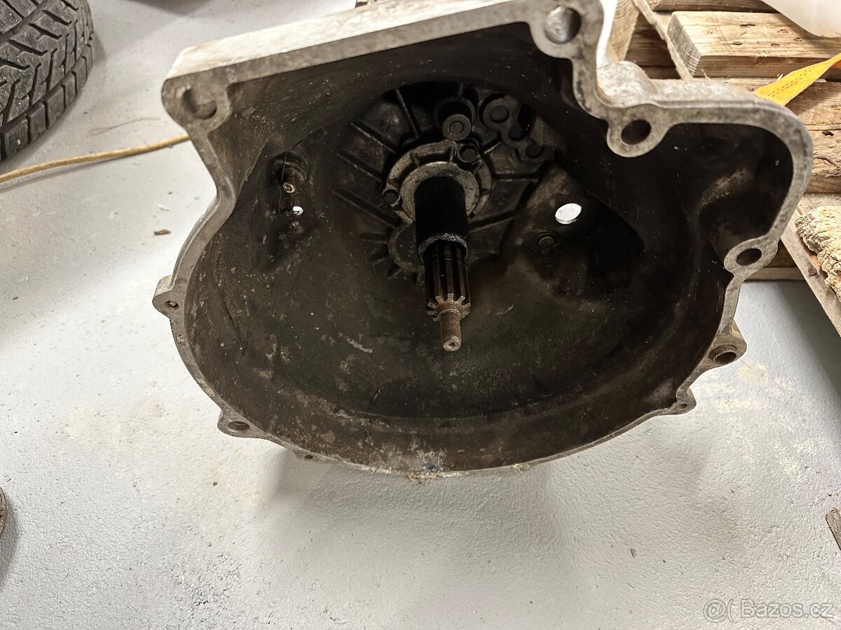 Prodám jako celek Motor a ND z BMW E21 323i - 7