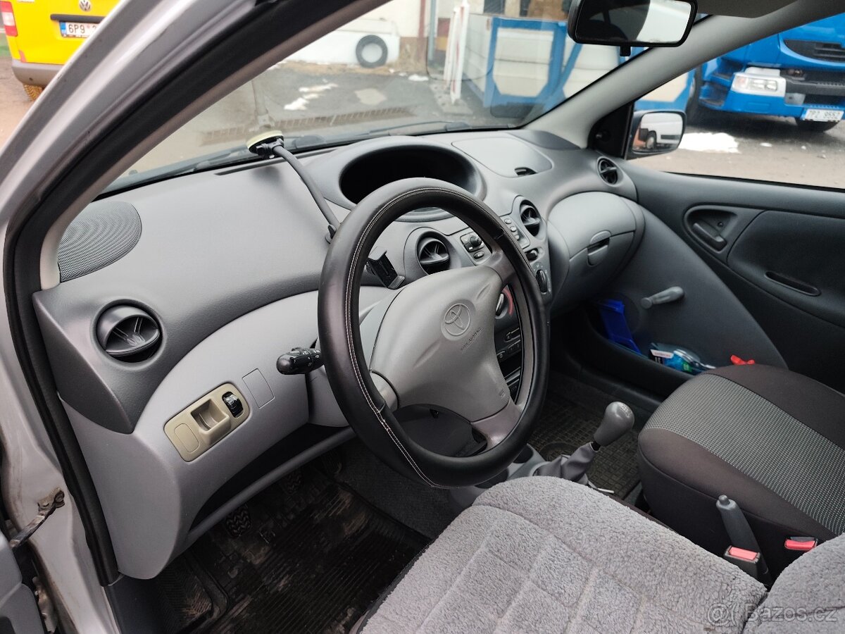 Toyota Yaris - 7