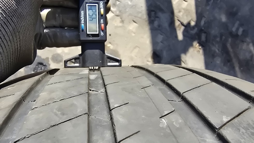 Letní pneu 255/45/20 Michelin - 7