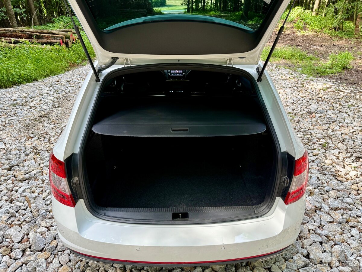 Prodám Škoda Octavia 3 RS 135 Kw, manuál - 7