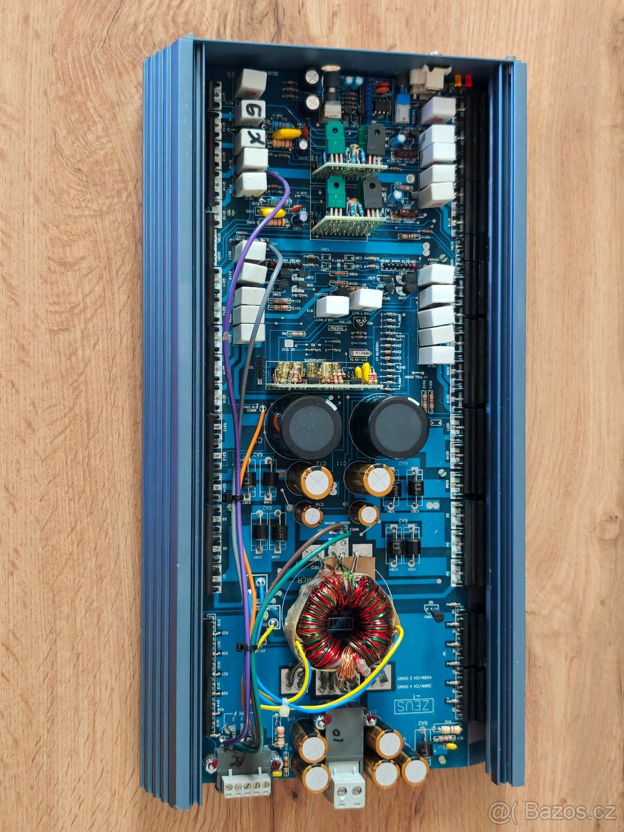 Zesilovač do auta Hifonics Zeus VIII - 7