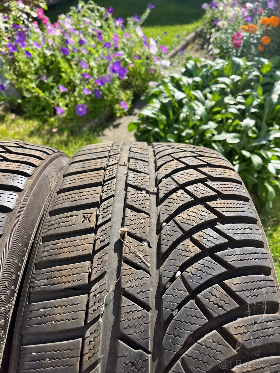 235/40 R19 zimní pneu - 7