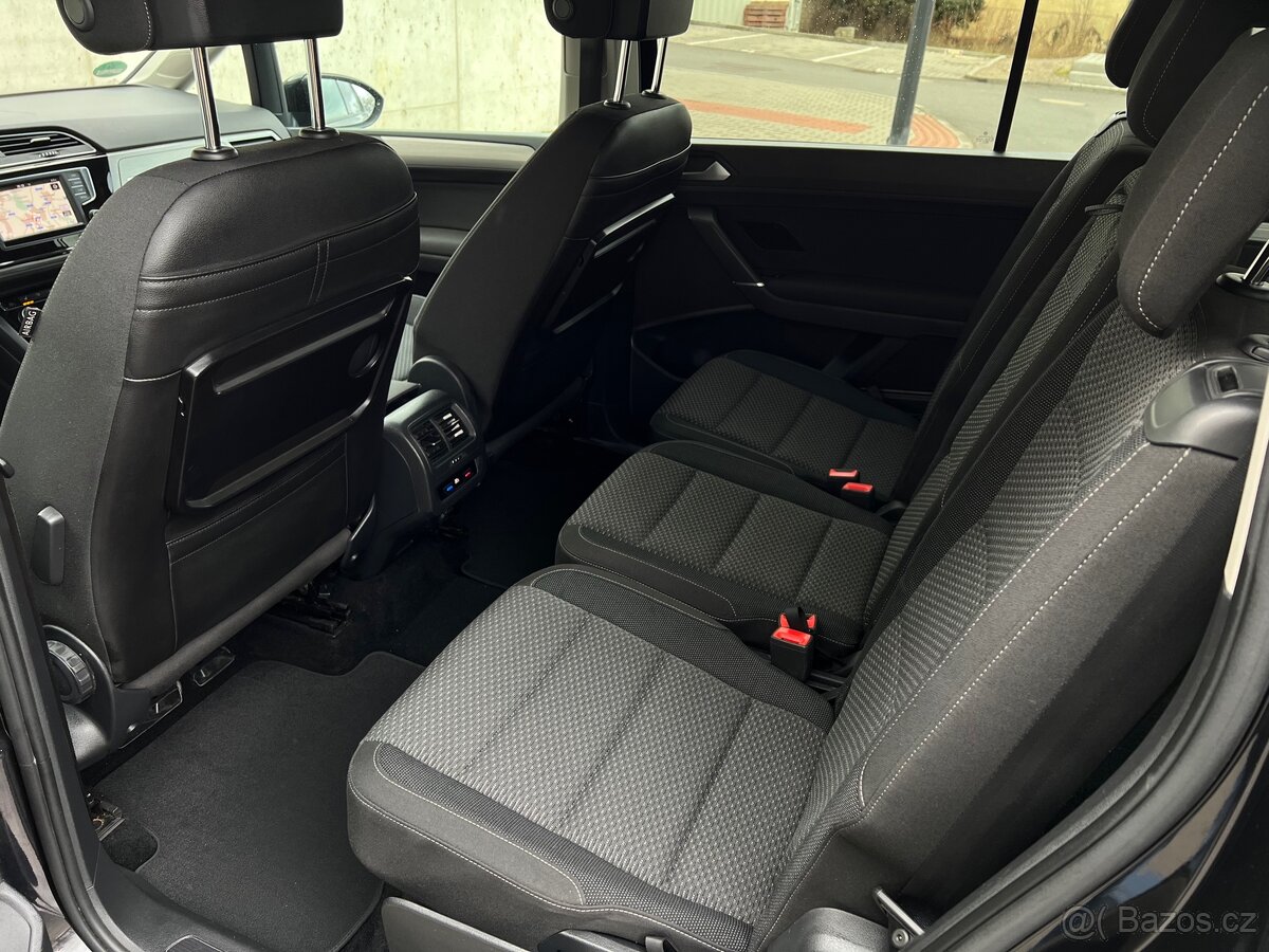 VW Touran 2.0 TDI DSG 7 míst - 7