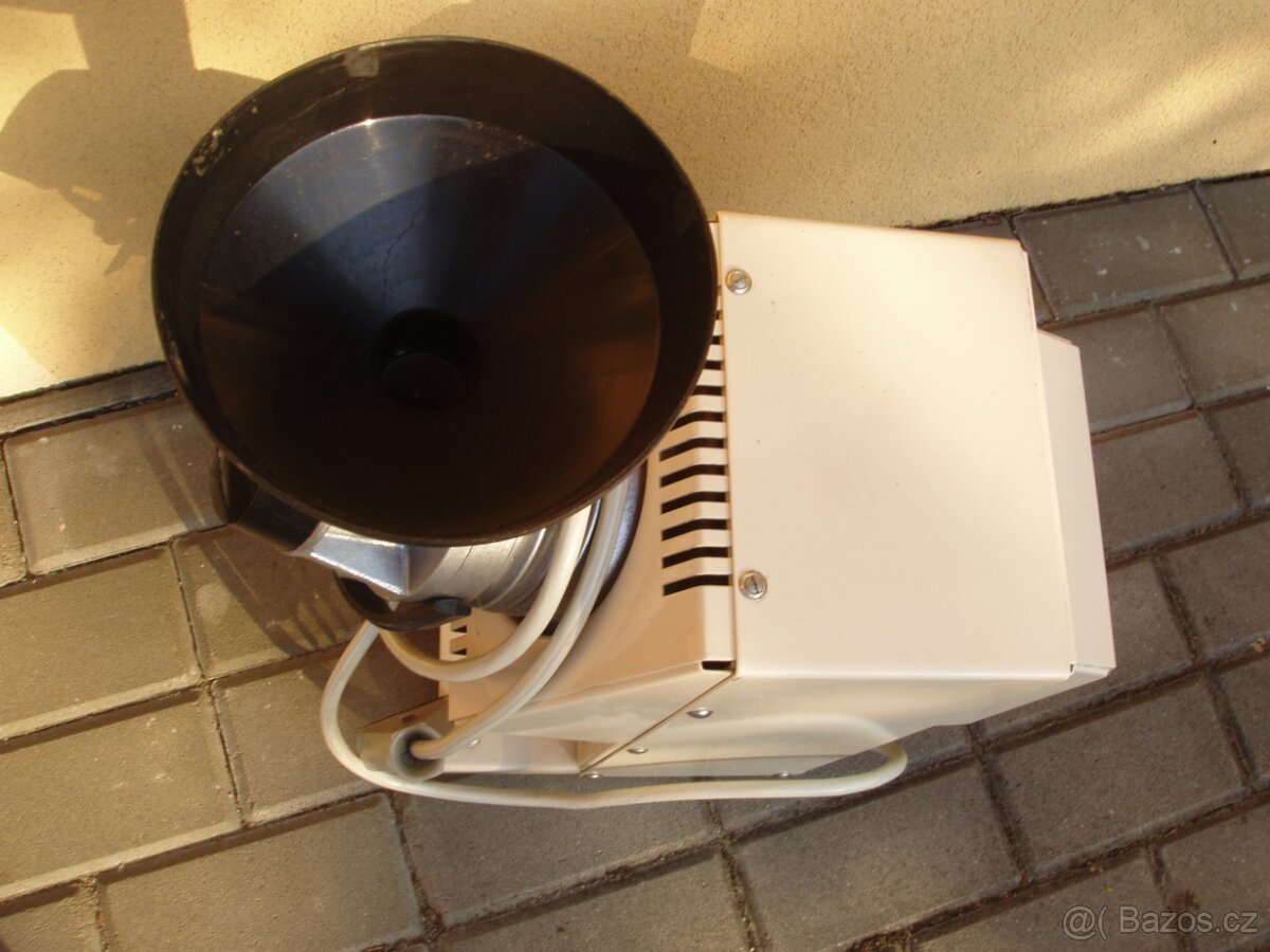 VÝKONNÝ ELEKTRICKÝ MLÝNEK NA OBILÍ všeho druhu - 7