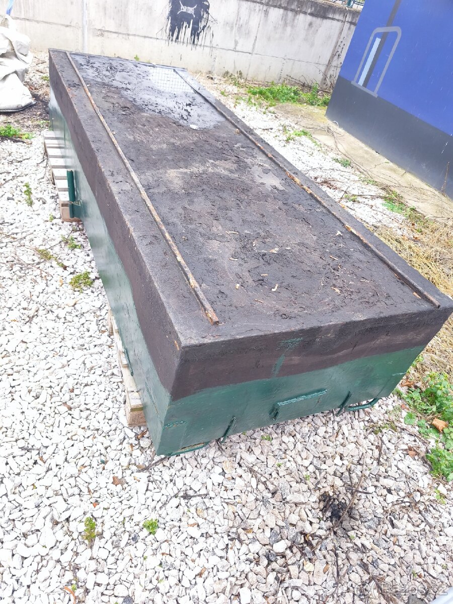 Kovová Rybářská pramice Praha - 7