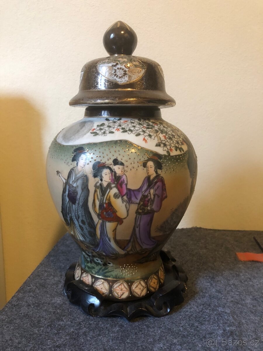 Dekorativní japonské vázy - 7