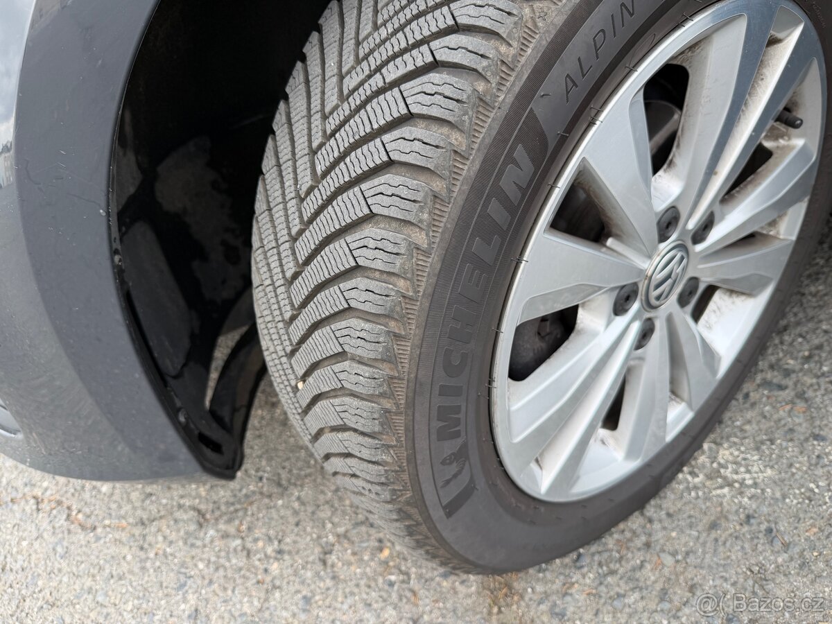 Prodám Golf 7 1.2 TSI 81 kW r.v. 2016 - 7