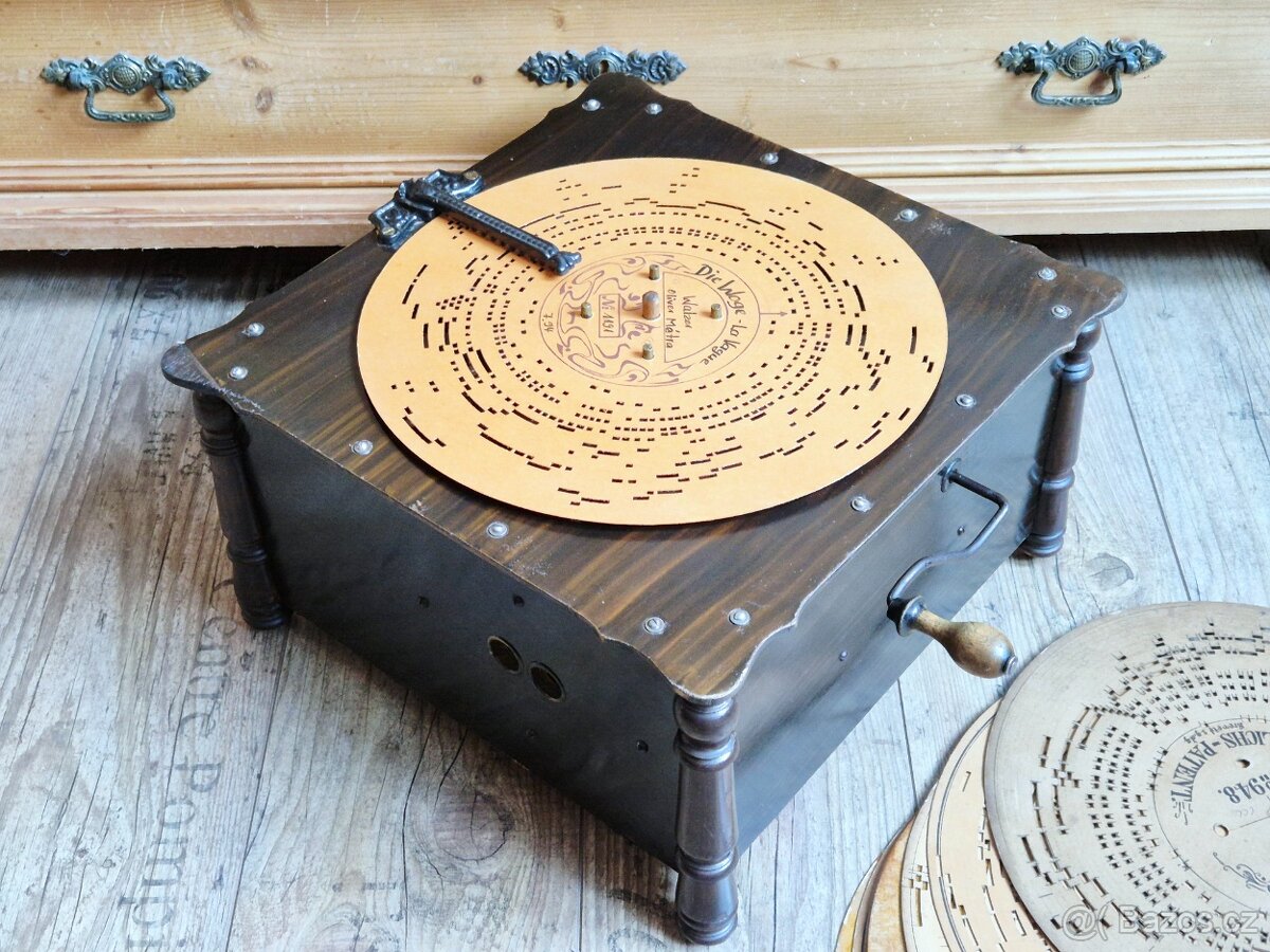 Starožitný hrací stroj, flašinet Ariston, 1890 - 1900 - 7