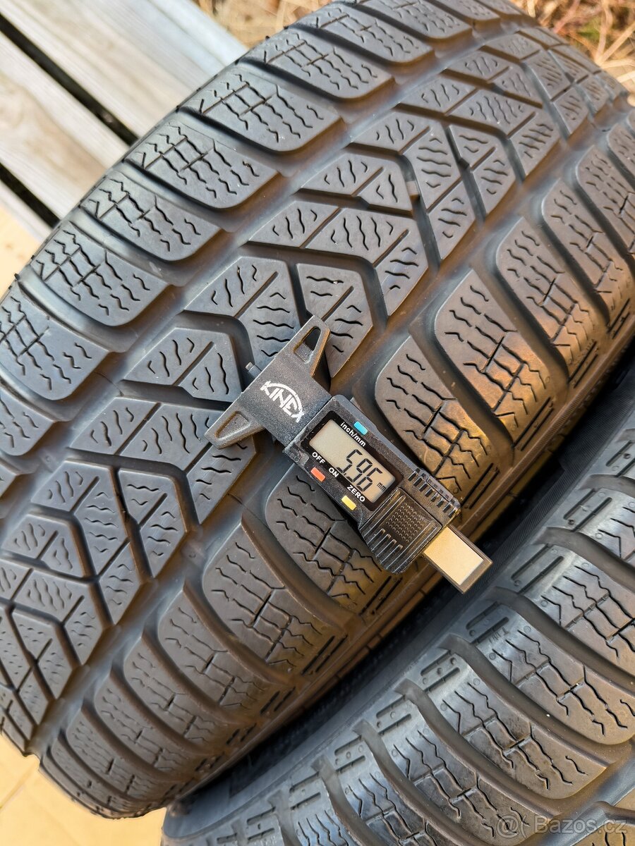Zimní pneu 215/55/17 Pirelli Sottozero 3 - 7
