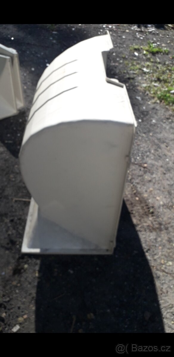 Proďám 2 x Sklepní světlík Wolfa anglický dvorek - 7