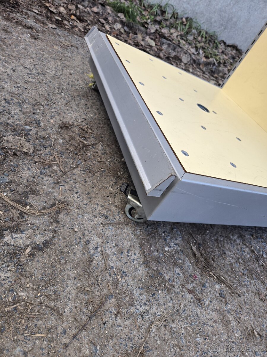 Bytelny regál na kolečkách levně - 7