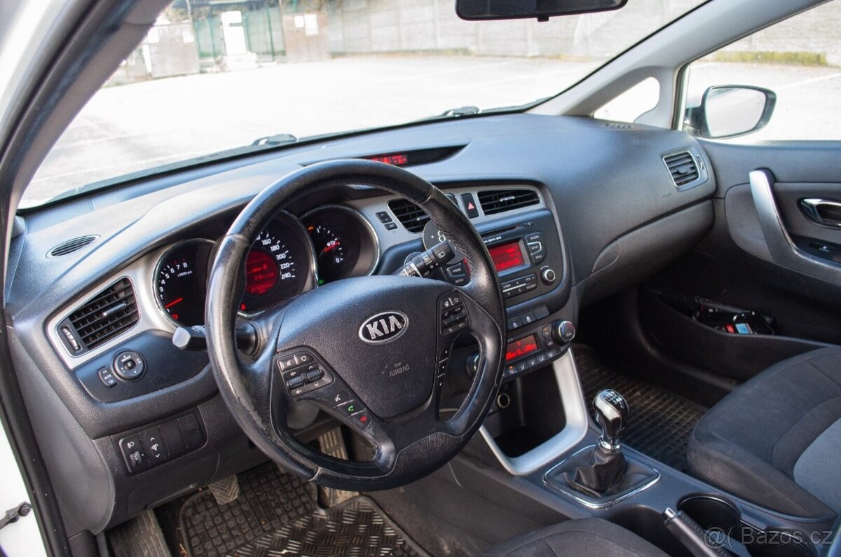 Kia Ceed SW 1.6 GDI - 7