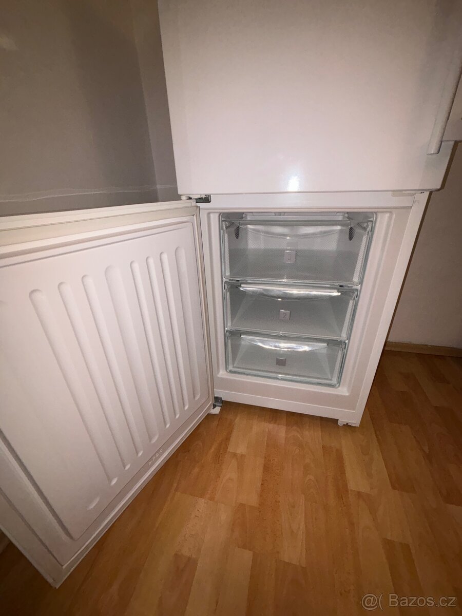 Lednice s mrazákem LIEBHERR - 7