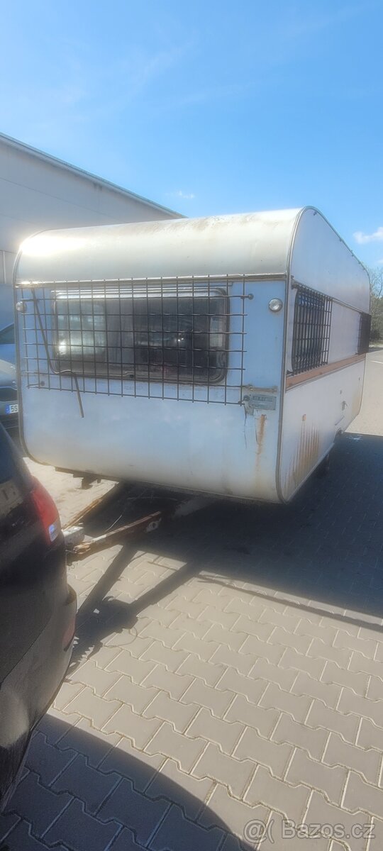 Karavan na pevné stání - 7