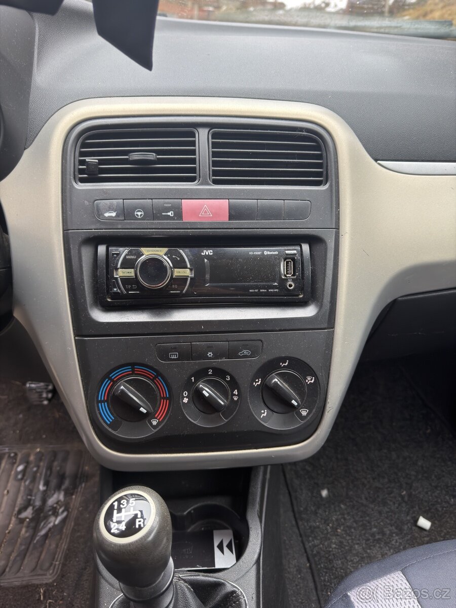 Fiat Punto 1.2 - 7